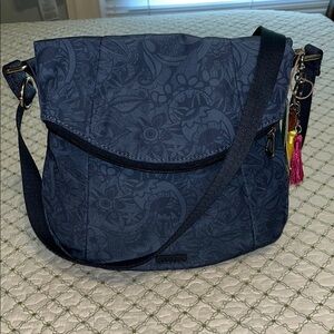 Sakroots Navy Blue Crossbody Bag NWT with cute Owl Tassel Bag Charm